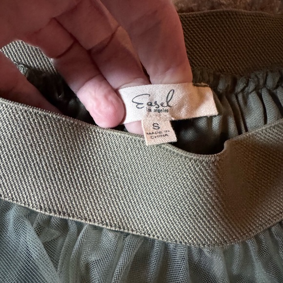 Easel Los Angeles Green Tulle Skirt - Picture 2 of 3